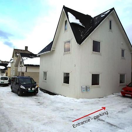 Sentral Leilighet Med 3 Soverom Harstad Eksteriør billede